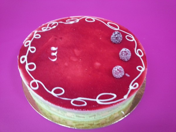 gâteau praliné framboise de la boulangerie patisserie bordet arlanc